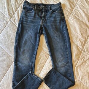 Lucky Brand Women's Straight Leg Blue Jeans. High rise skinny Bridget